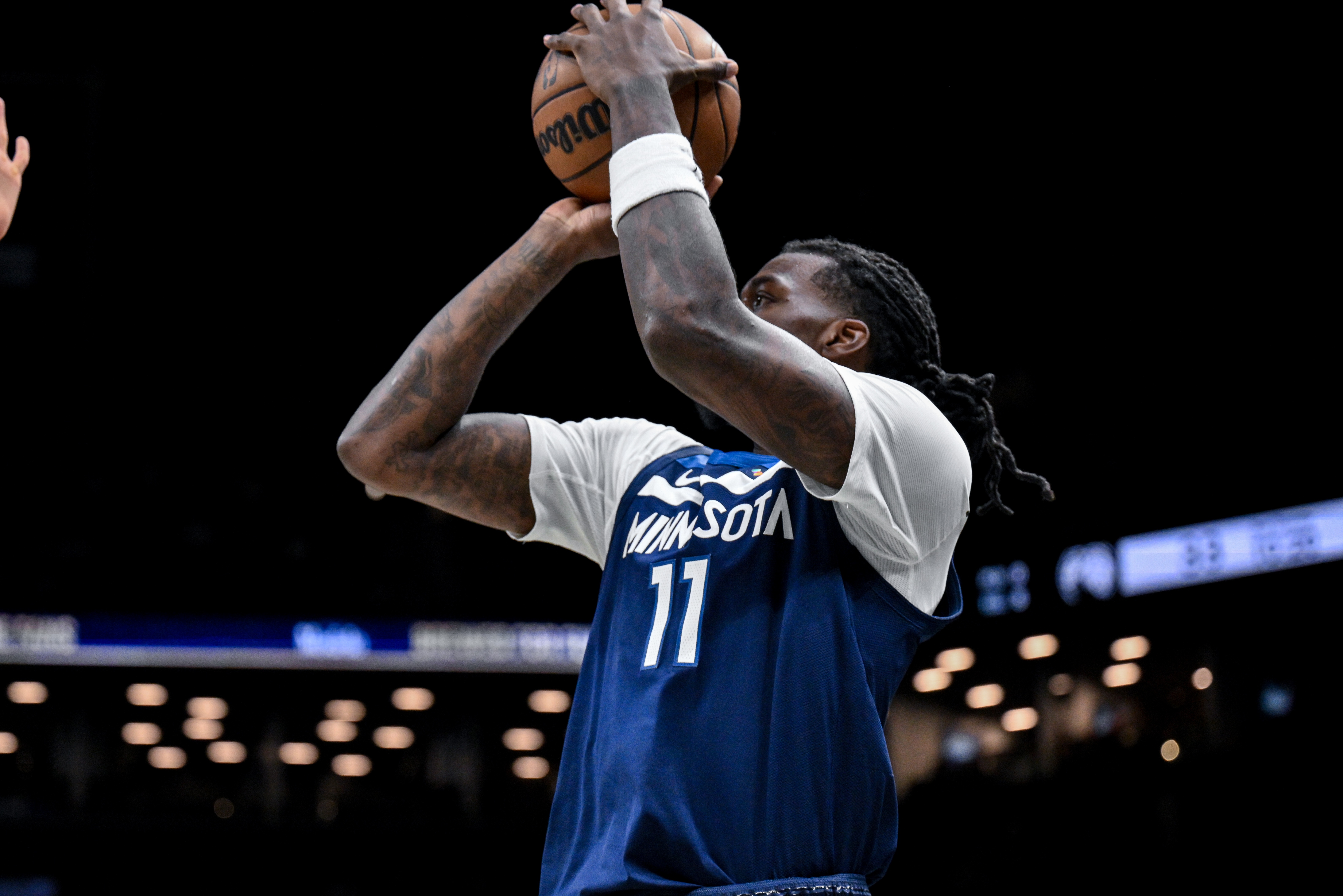 乐鱼-这场挺准！纳兹·里德替补24分钟 10中7&amp;三分5中3拿到17分2断