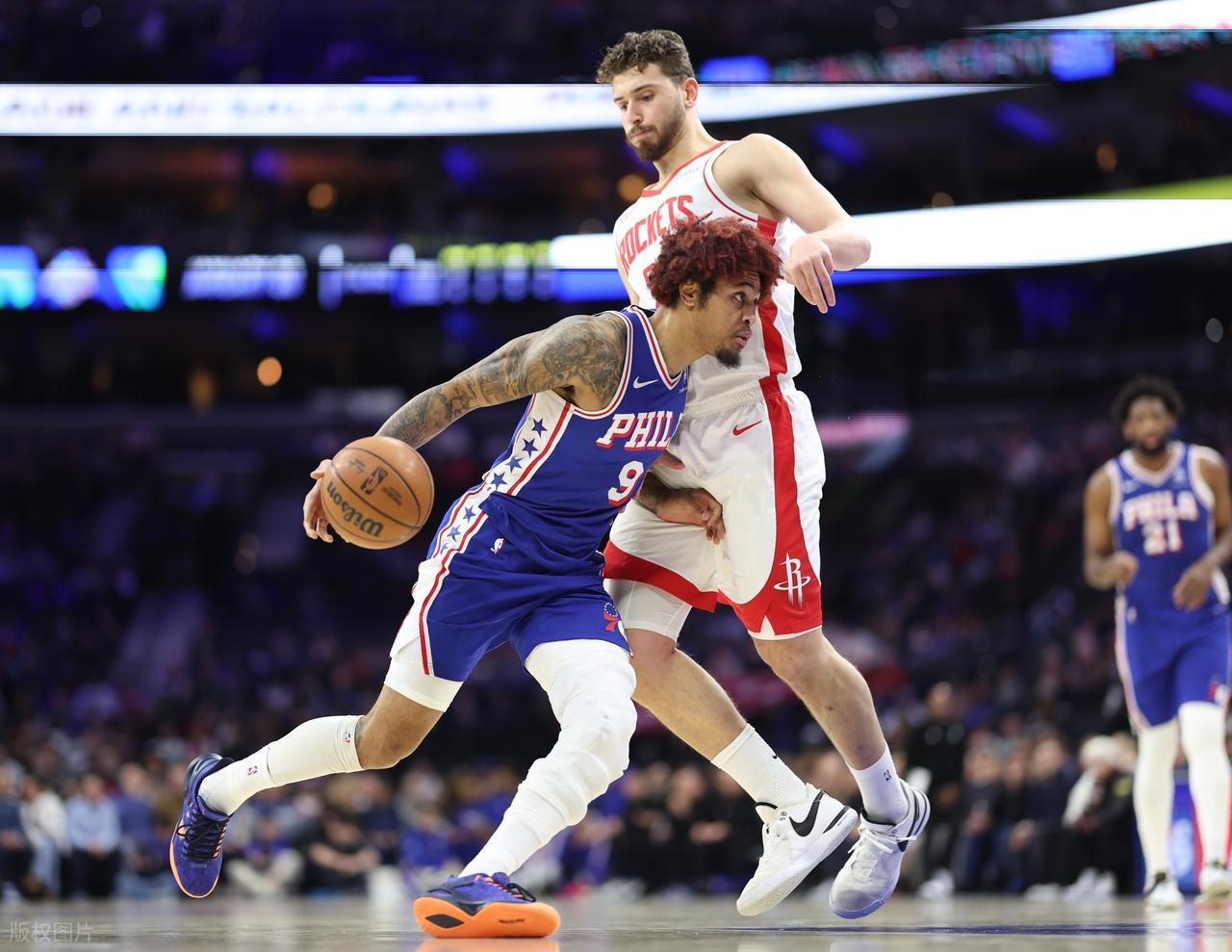 乐鱼官方网站-躲过绝杀！火箭靠裁判都赢不了！对飙杜兰特，恩比德狂砍32+15+10